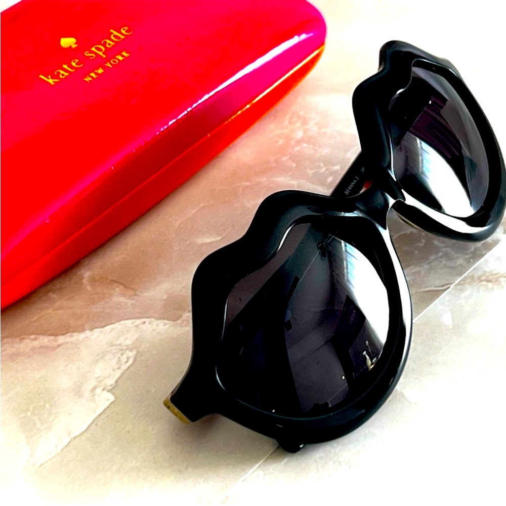 Kate Spade ♠️ Lips frame sunglasses